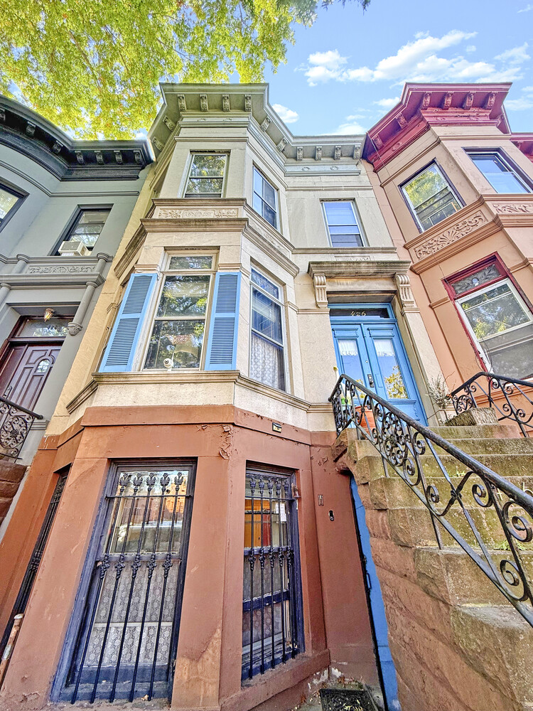 426 MAC DONOUGH Street