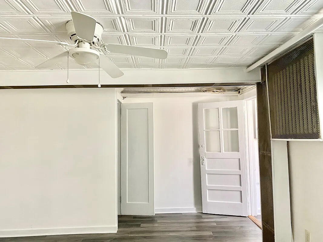 2025 E 34TH Street 1