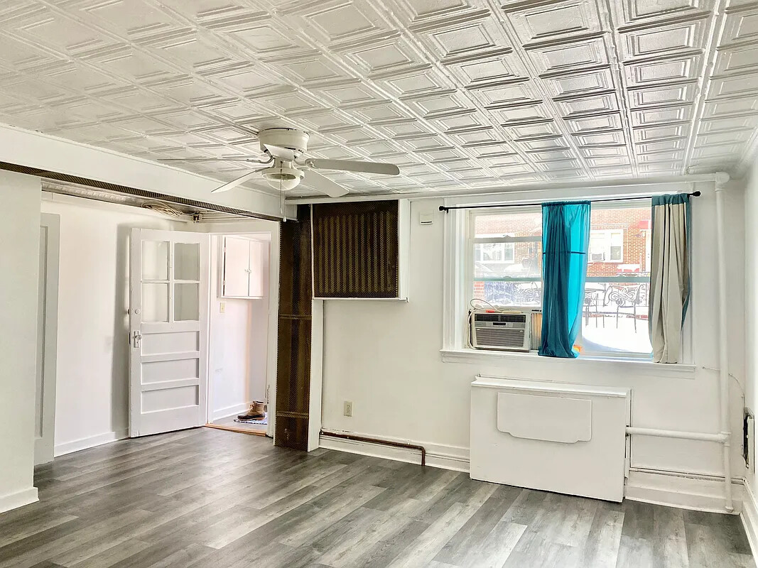 2025 E 34TH Street 1