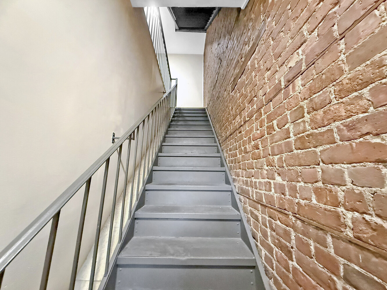 67 UNDERHILL Avenue MIXED_USE