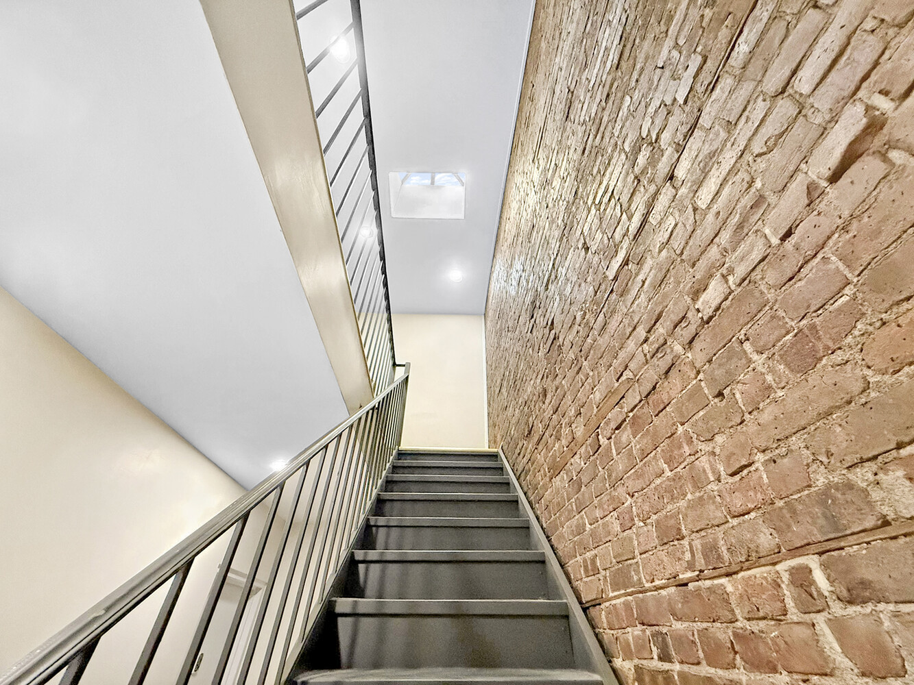 69 UNDERHILL Avenue MIXED_USE