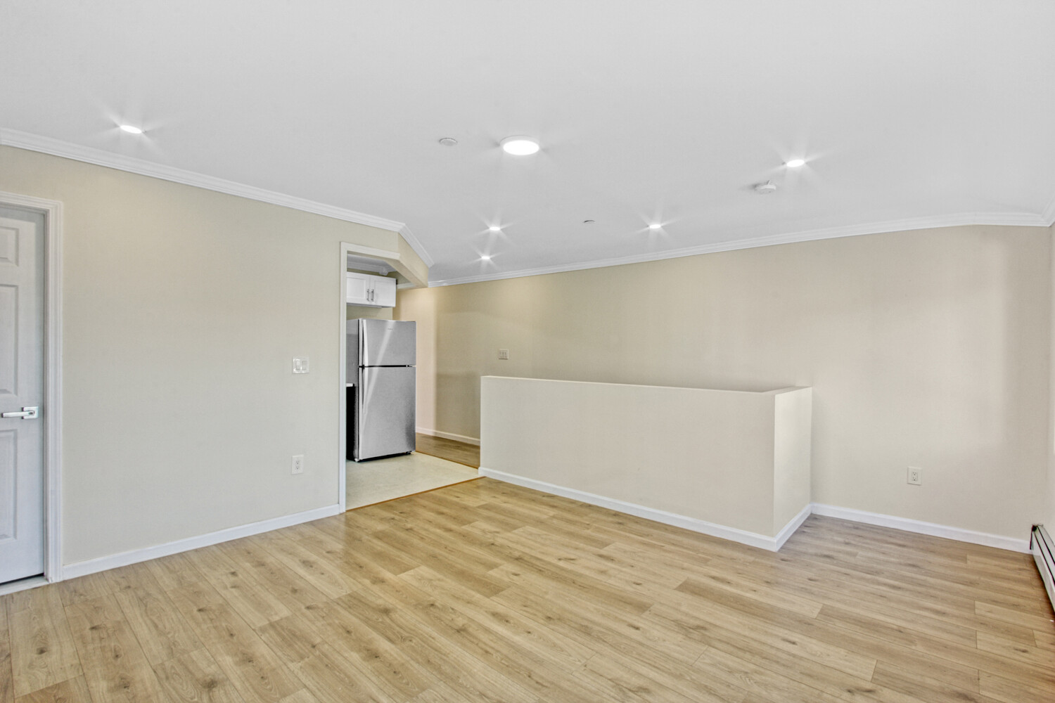 33 HALE Avenue