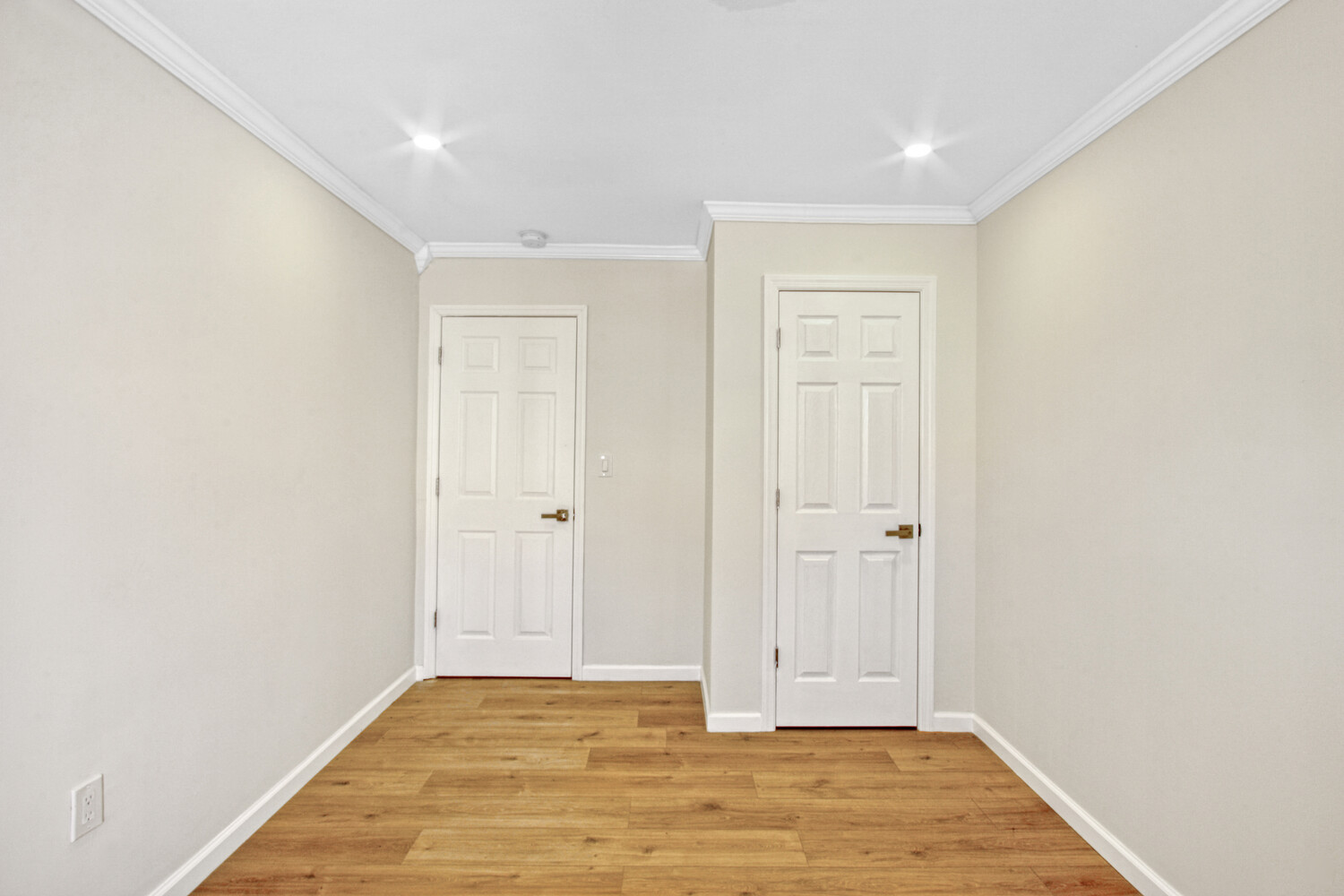 33 HALE Avenue