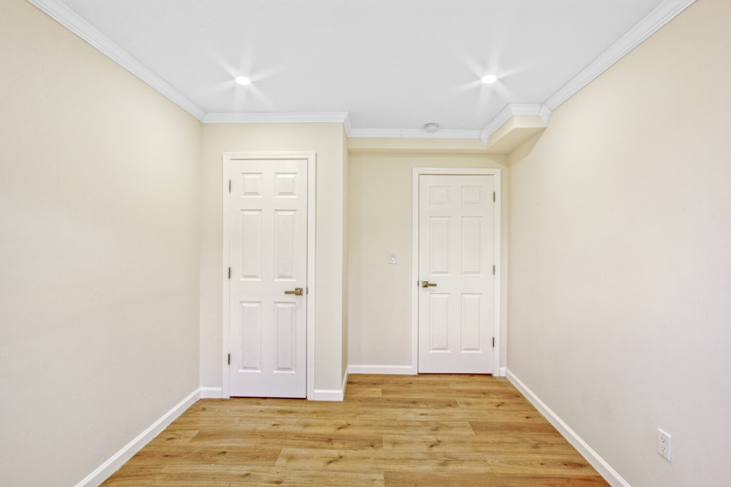 33 HALE Avenue