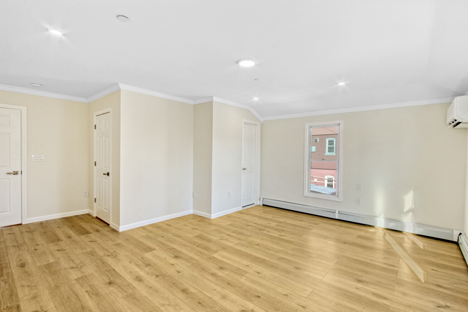 33 HALE Avenue
