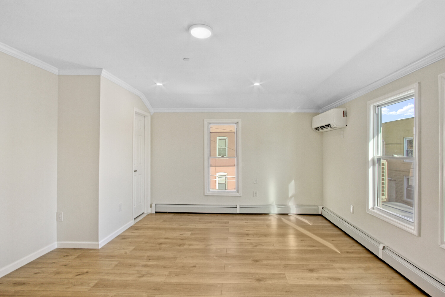 33 HALE Avenue