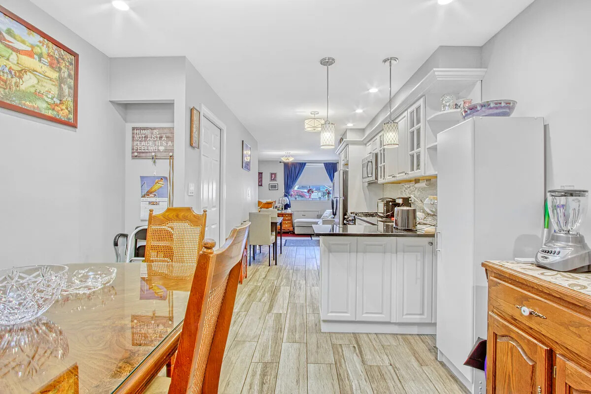 2055 E 34TH Street
