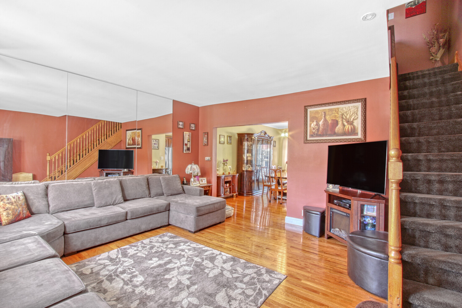 2055 E 34TH Street