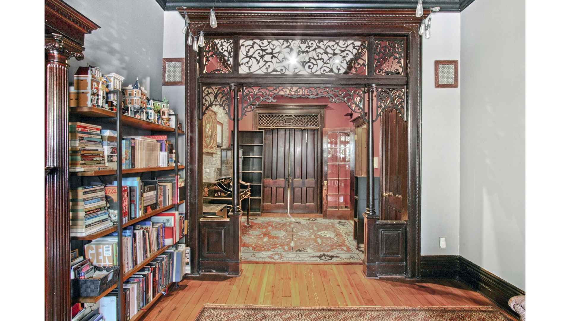 916 PUTNAM Avenue