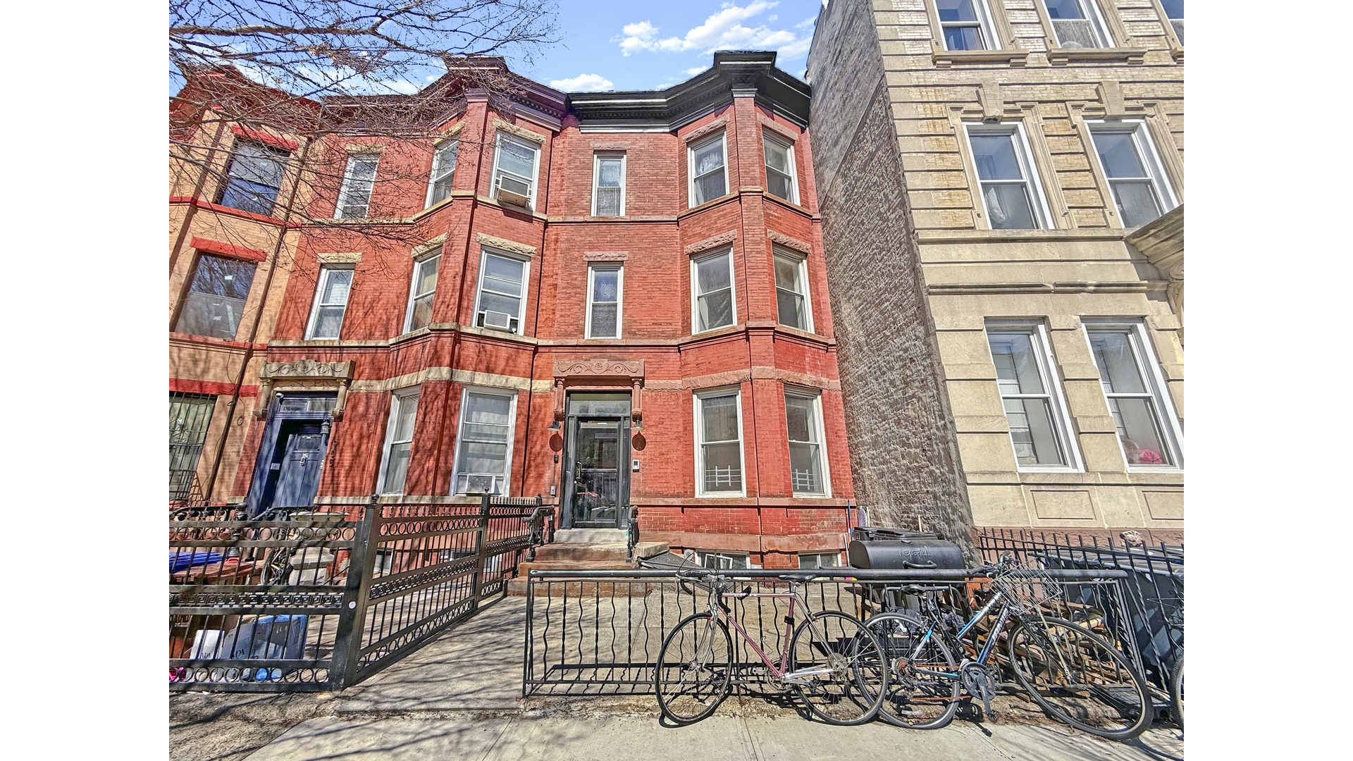 907 JEFFERSON Avenue