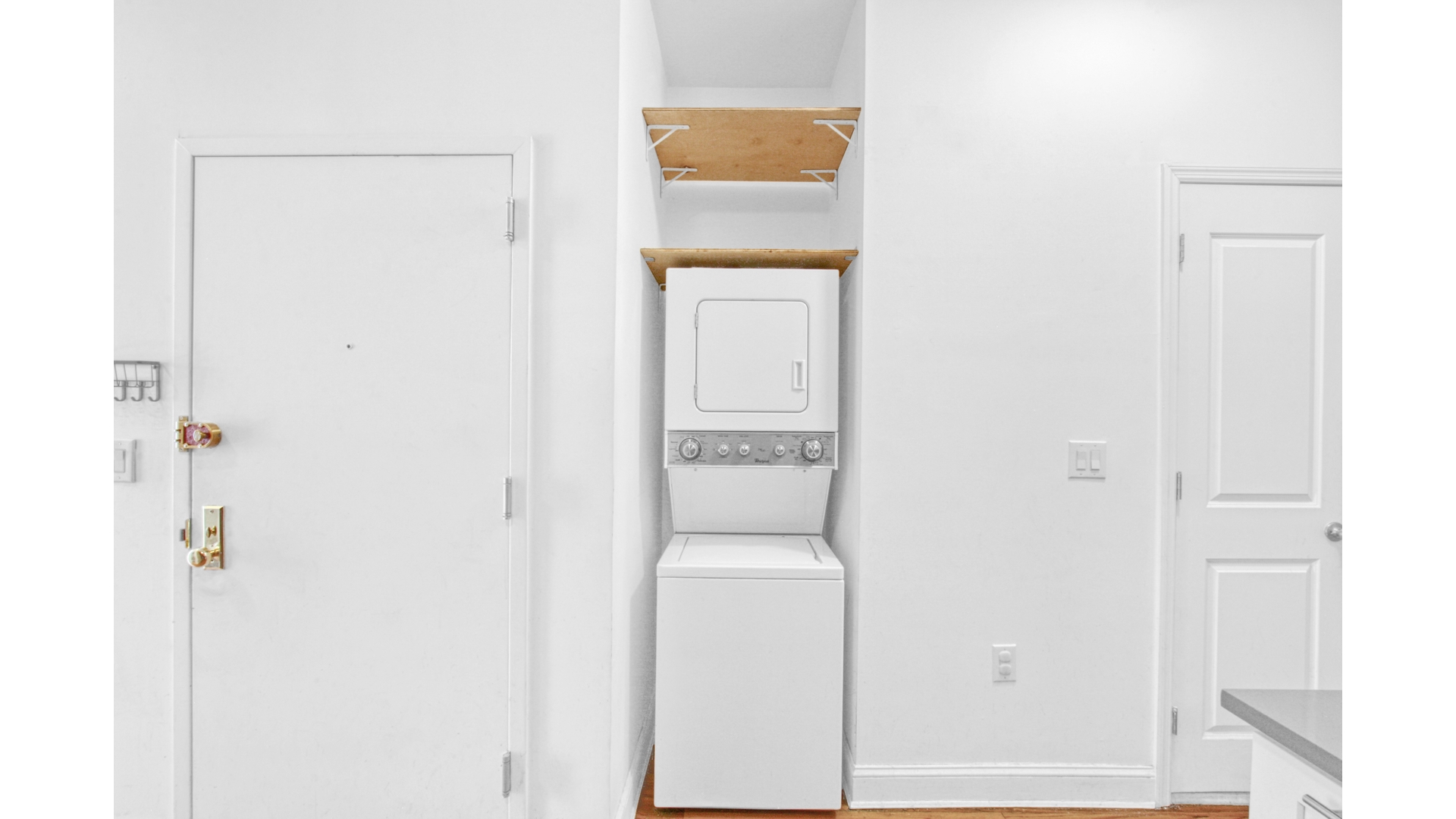 907 JEFFERSON Avenue