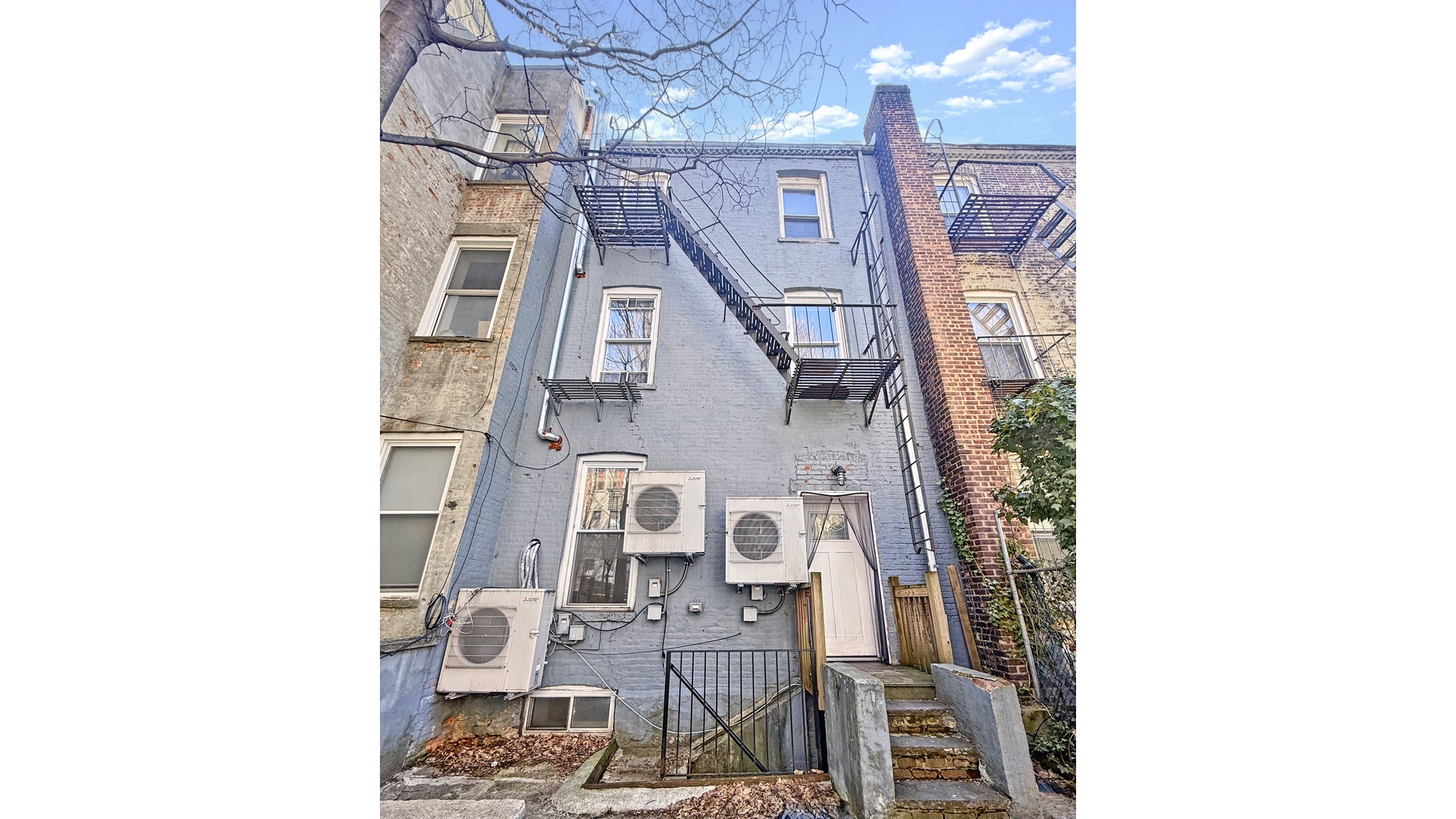 907 JEFFERSON Avenue