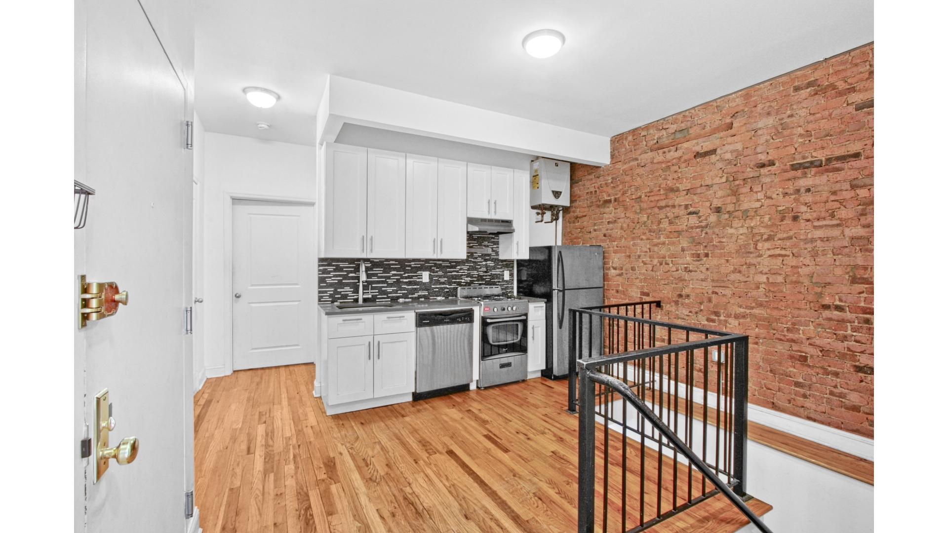 907 JEFFERSON Avenue