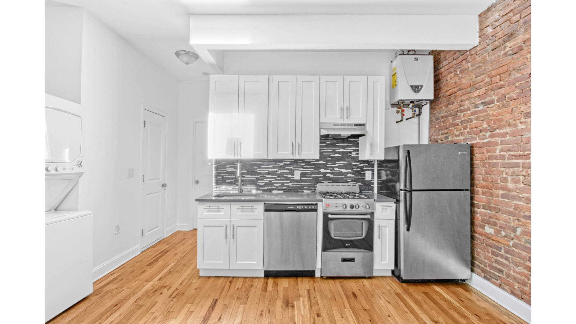 907 JEFFERSON Avenue