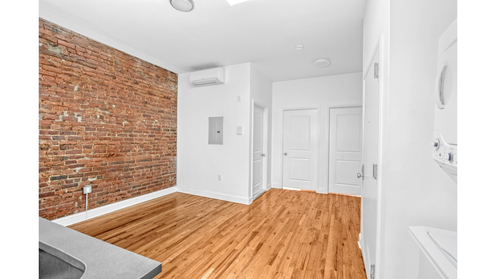 907 JEFFERSON Avenue