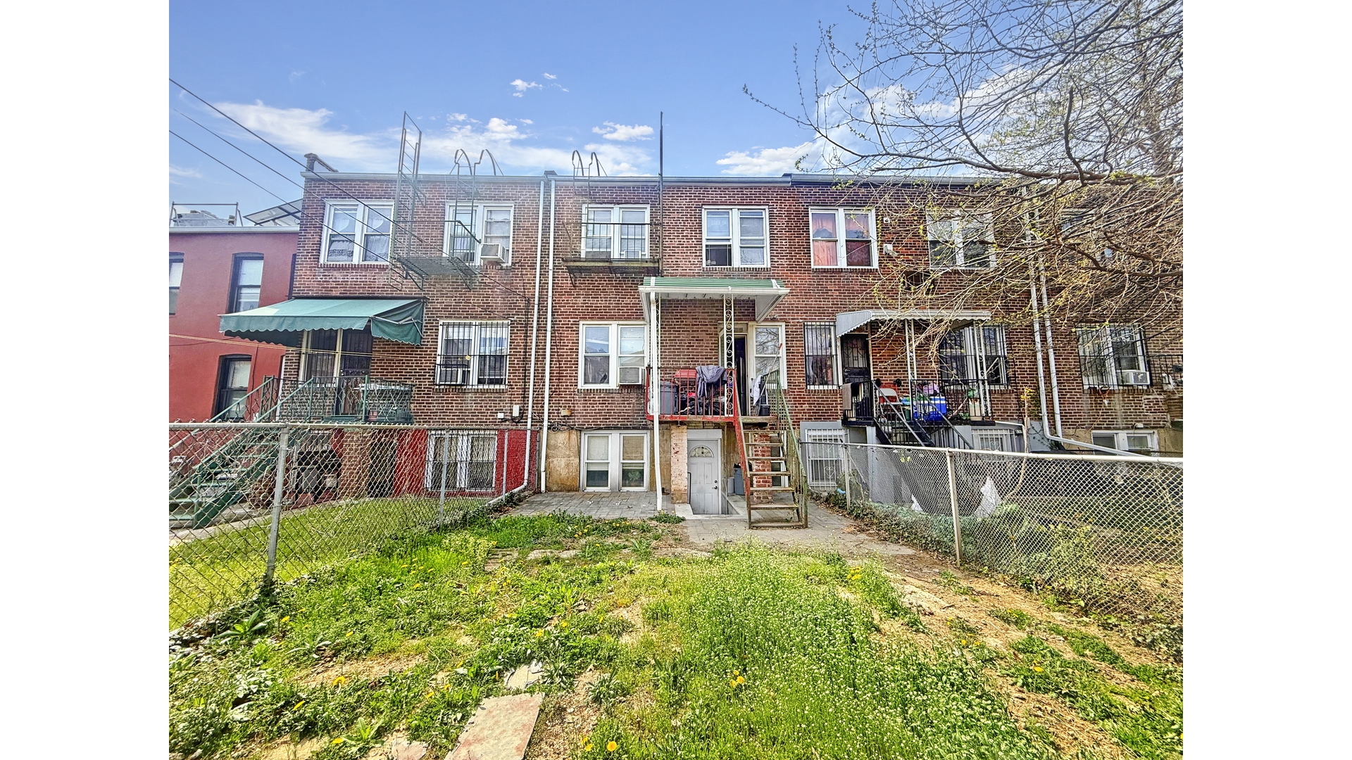 211 E 56TH Street