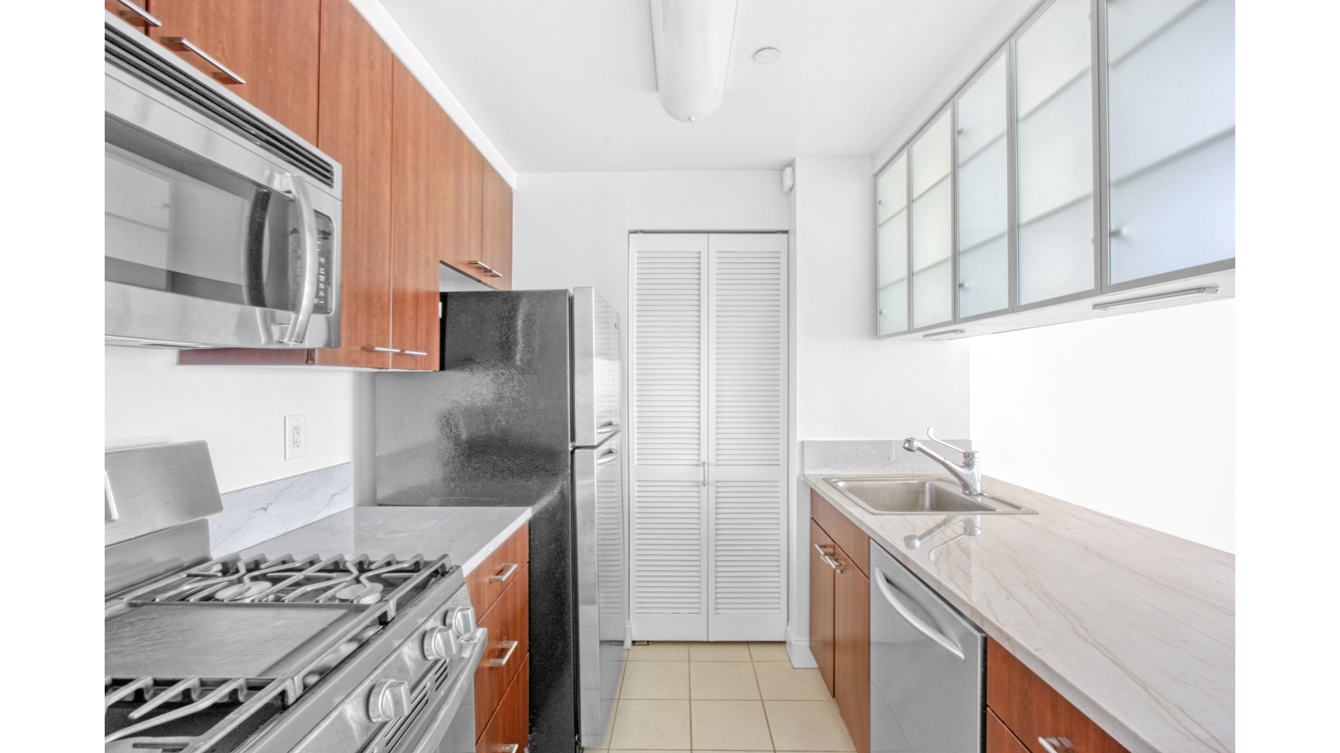 215 E 96TH Street 28N