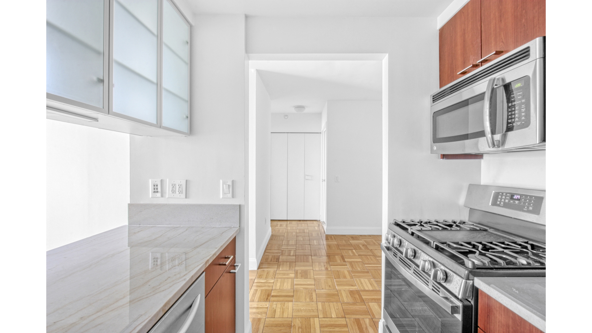 215 E 96TH Street 28N
