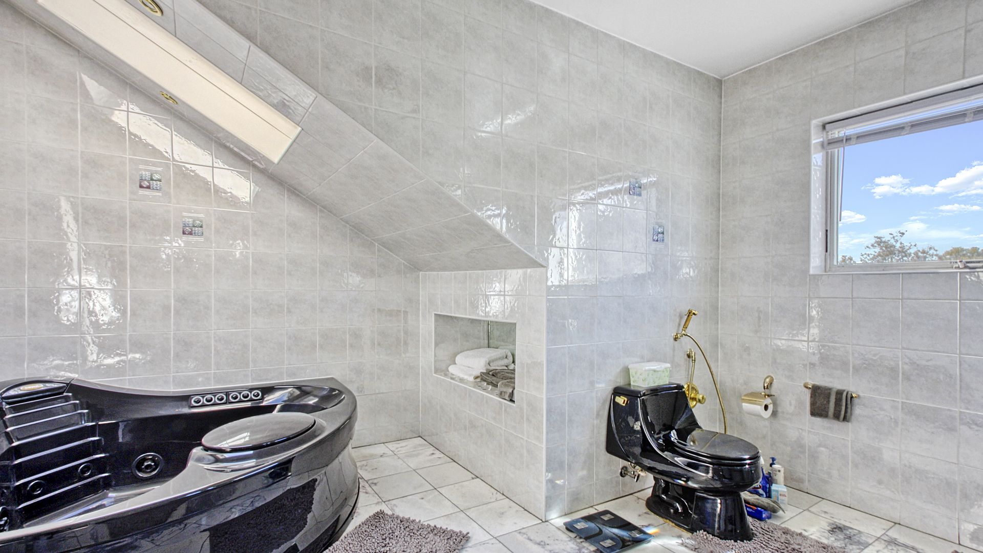 66 70TH Street 2