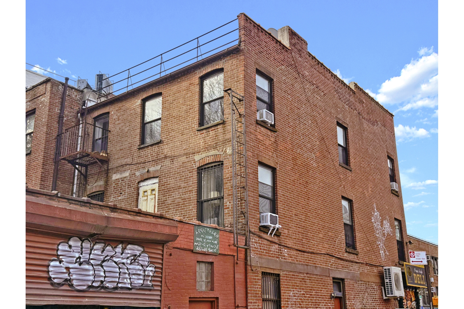 67 UNDERHILL Avenue
