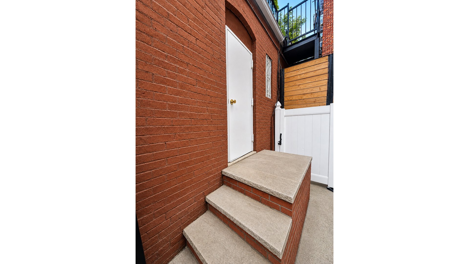1021 UNION Street