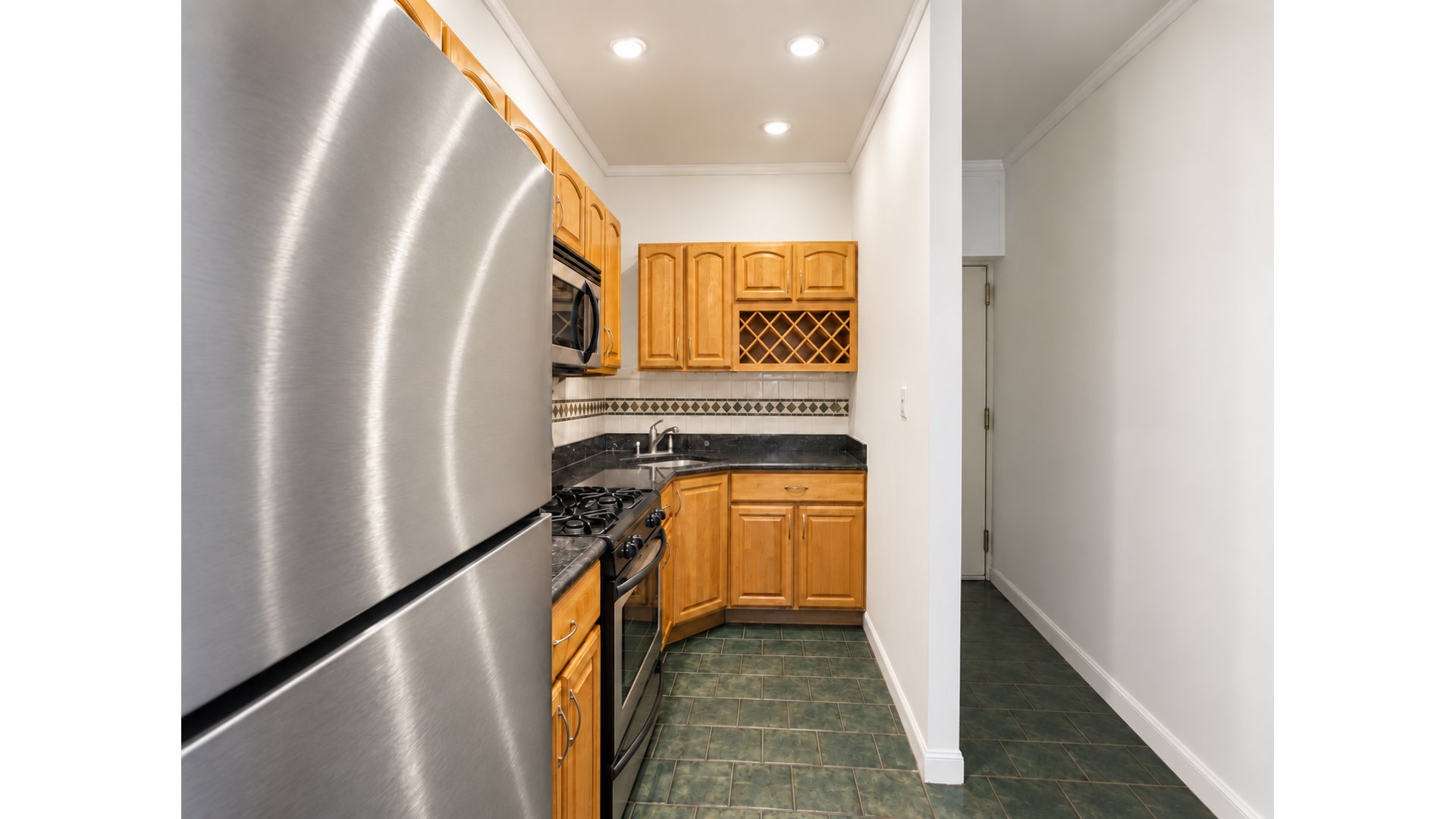 510 OCEAN Parkway 1J
