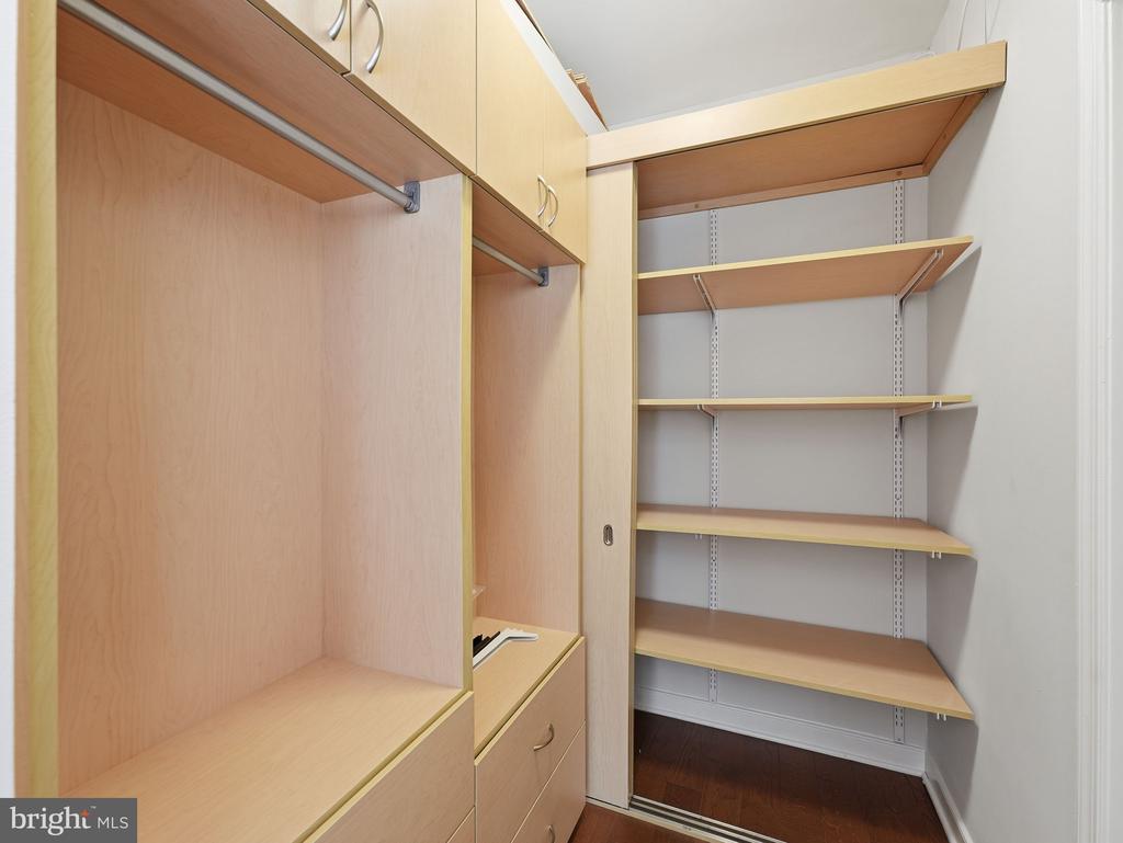 955 26TH STREET NW Unit: 309