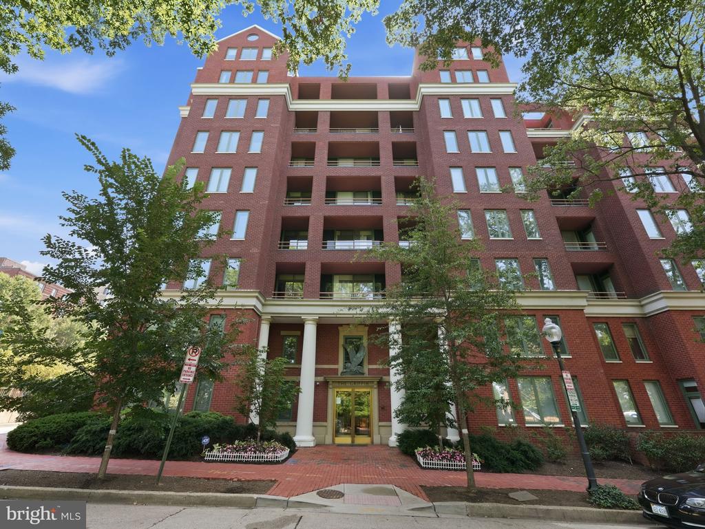 955 26TH STREET NW Unit: 309
