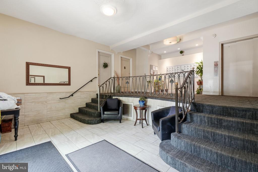 2100 19TH STREET NW Unit: 506