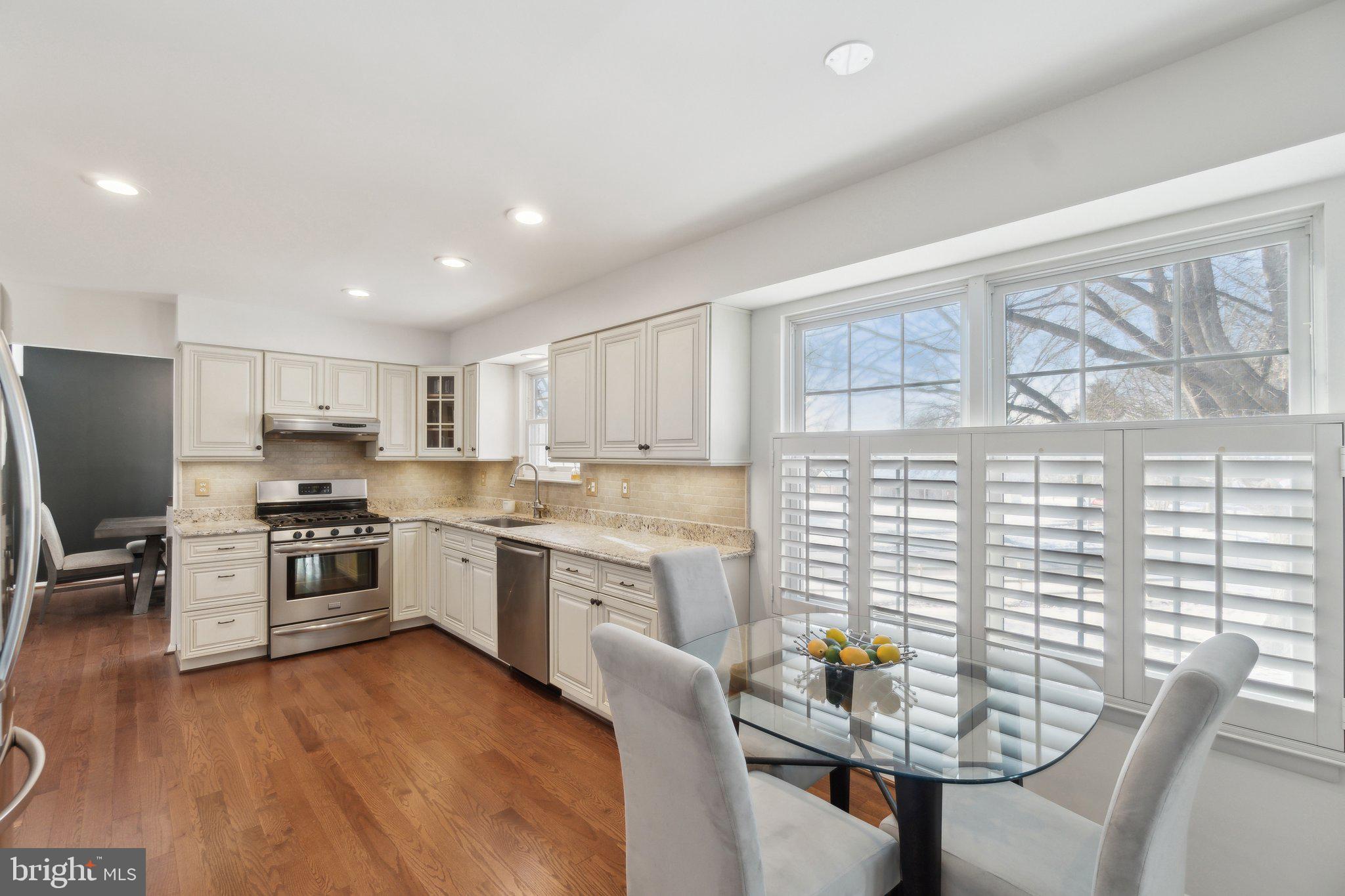 6 Belle Hollow Ct