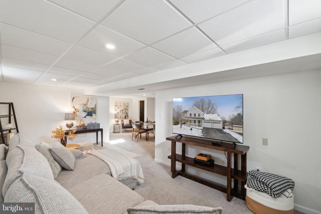 6 Belle Hollow Ct