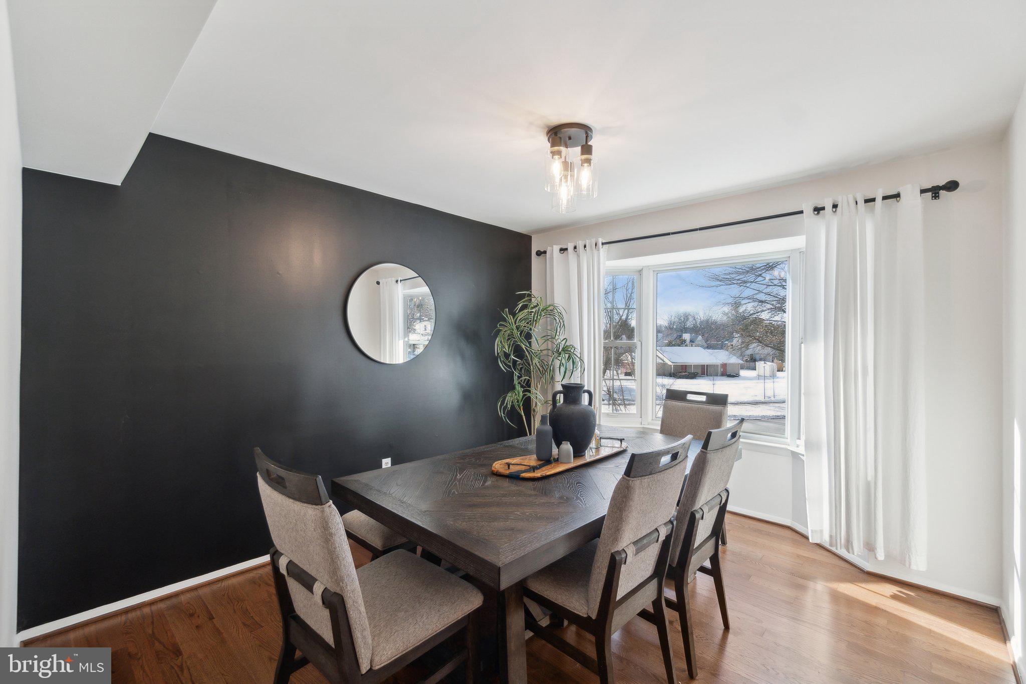6 Belle Hollow Ct