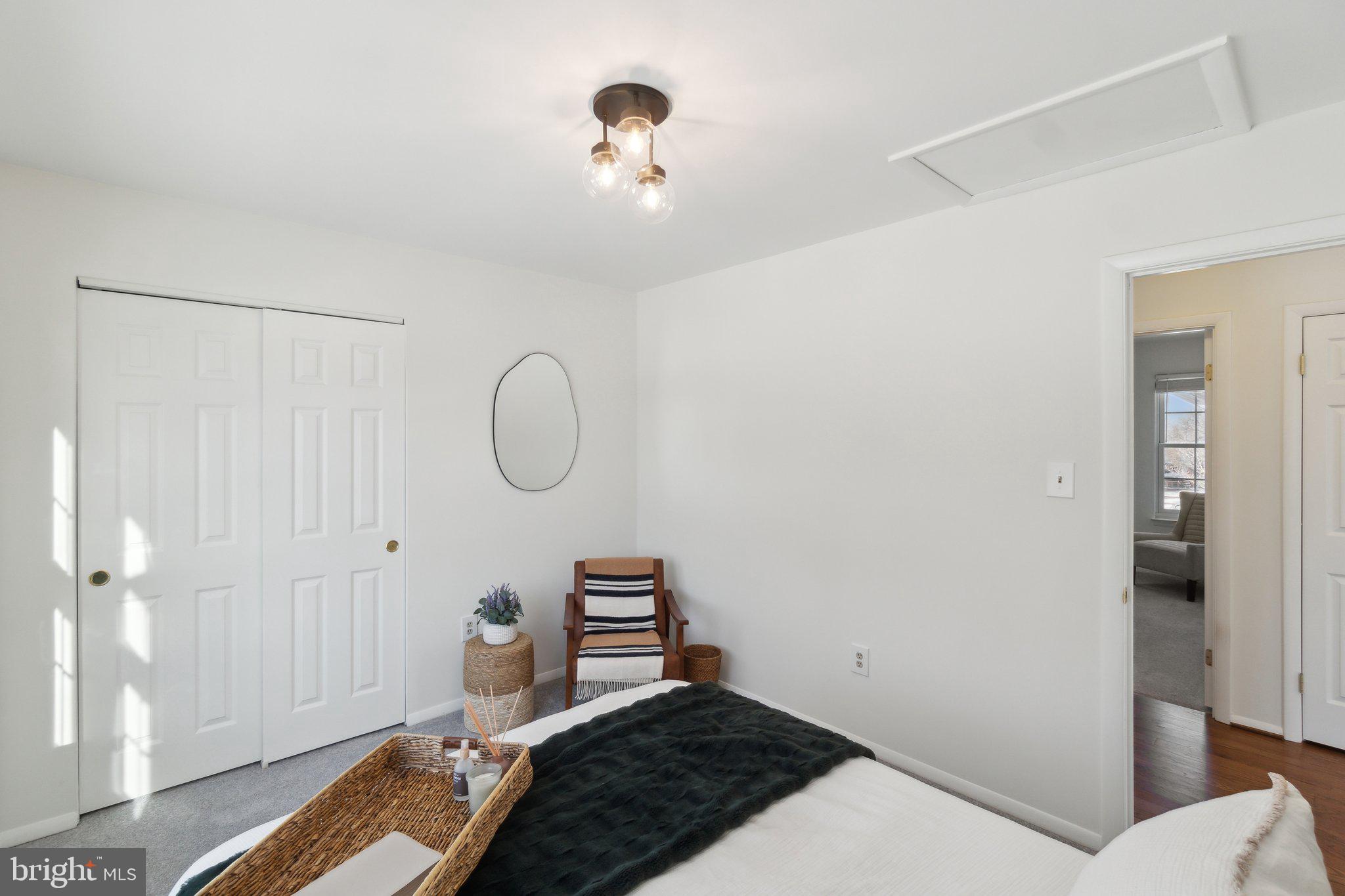6 Belle Hollow Ct
