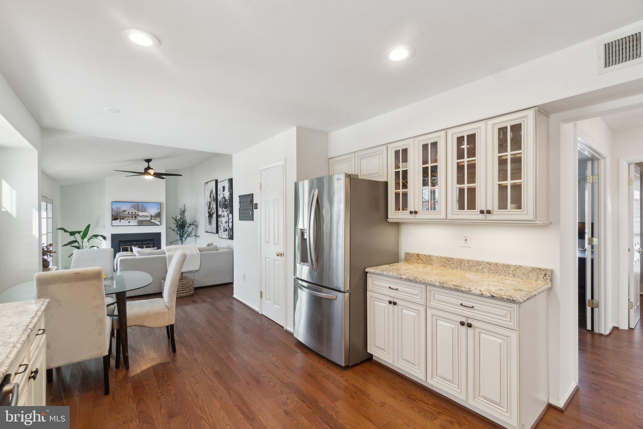 6 Belle Hollow Ct