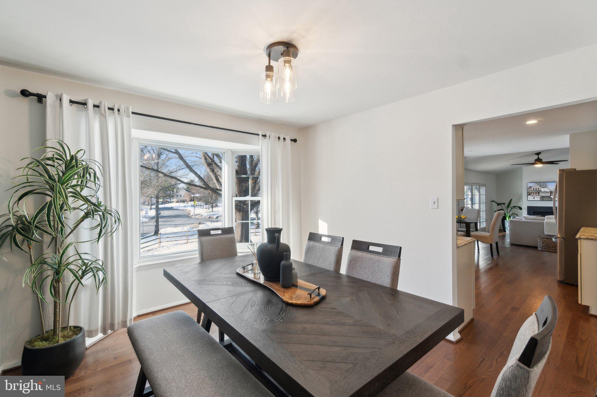 6 Belle Hollow Ct