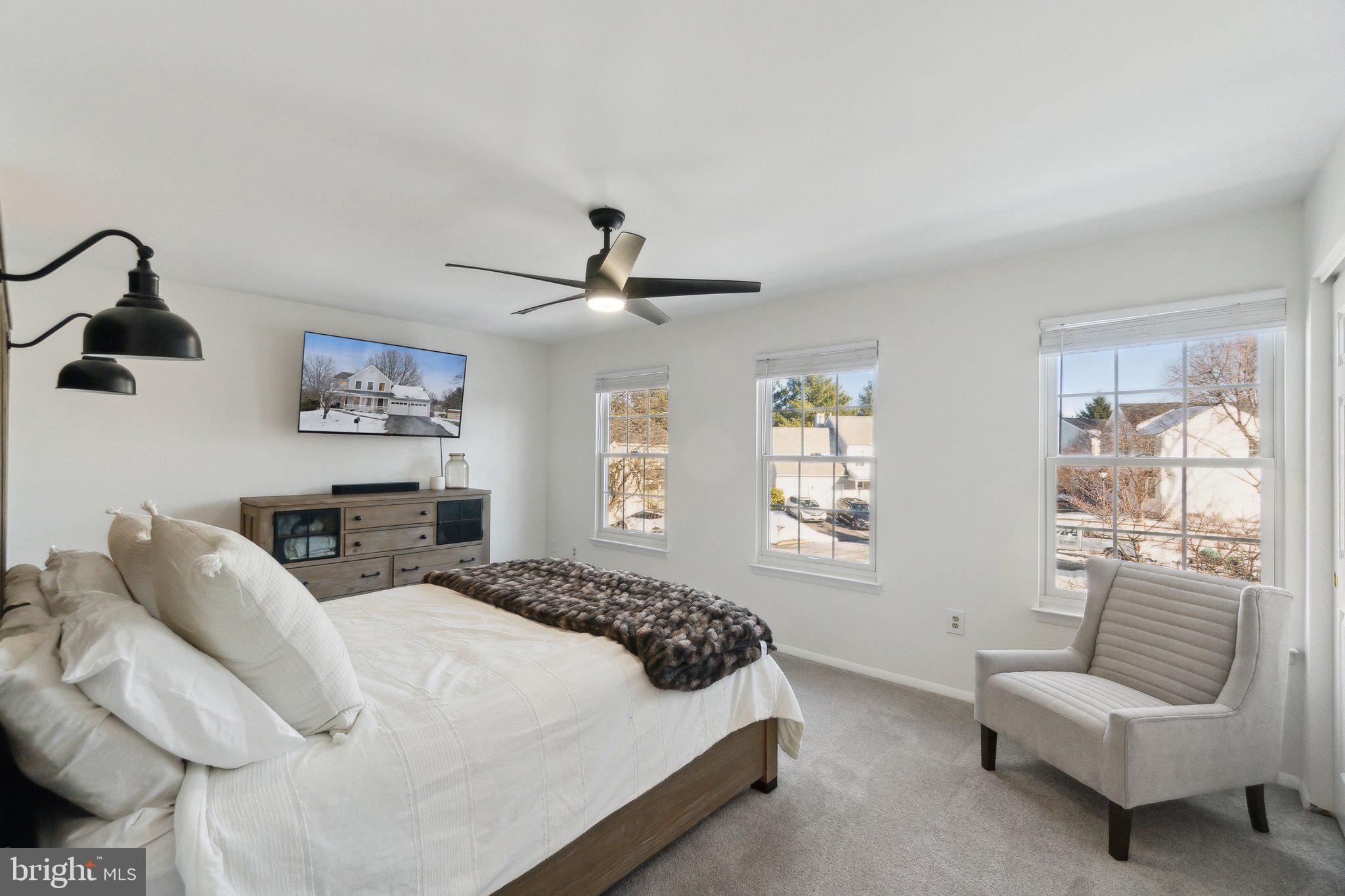 6 Belle Hollow Ct