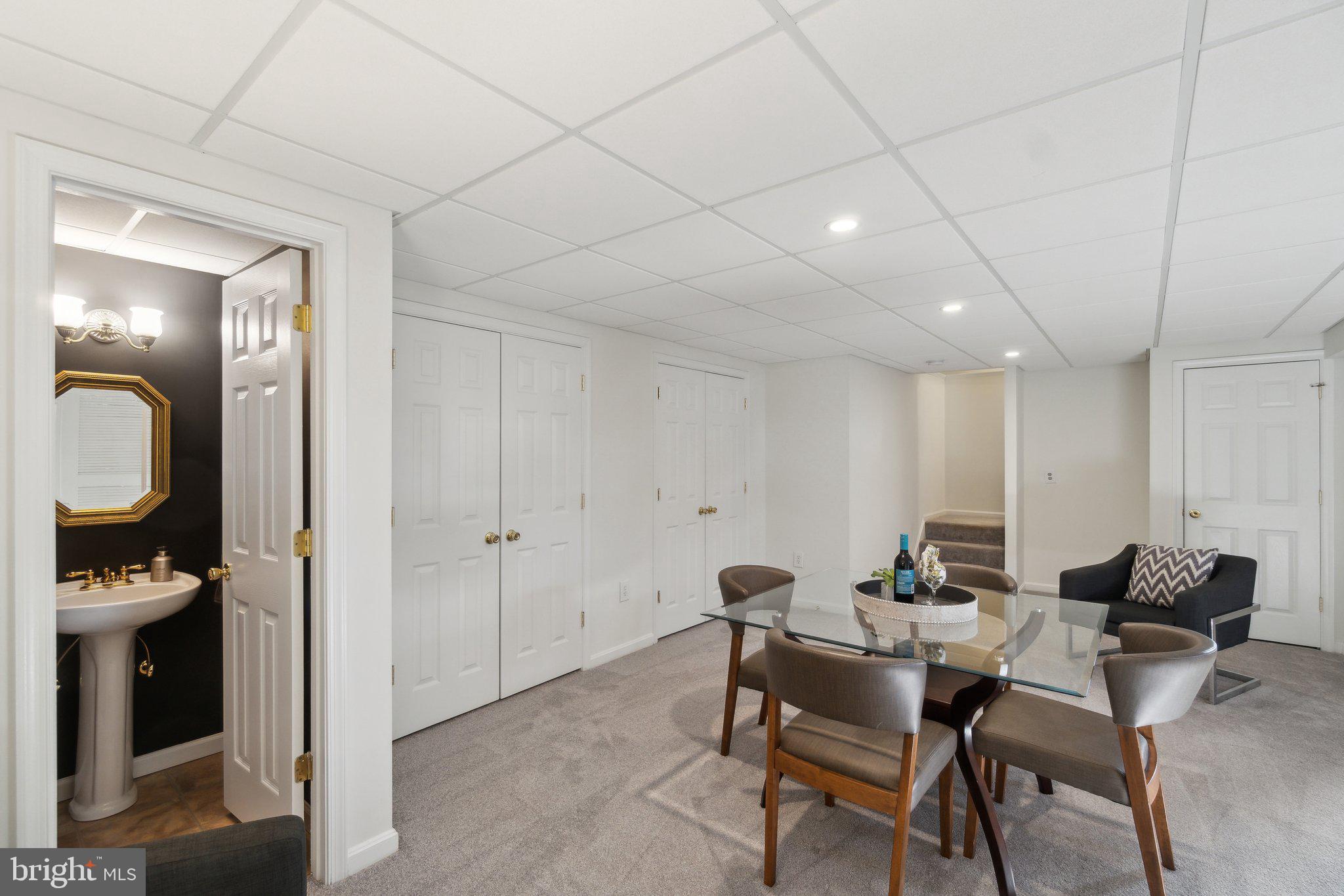 6 Belle Hollow Ct