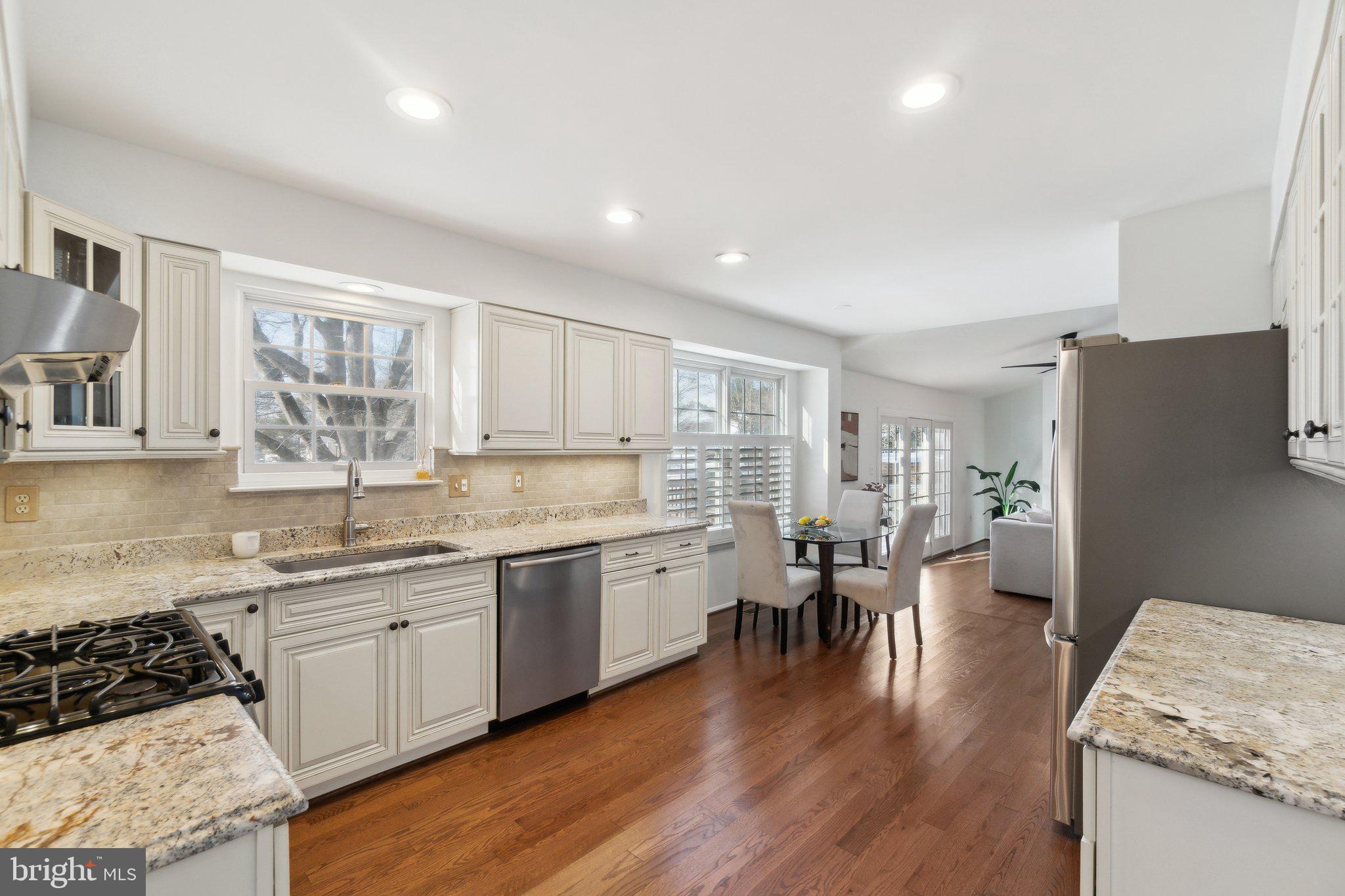 6 Belle Hollow Ct