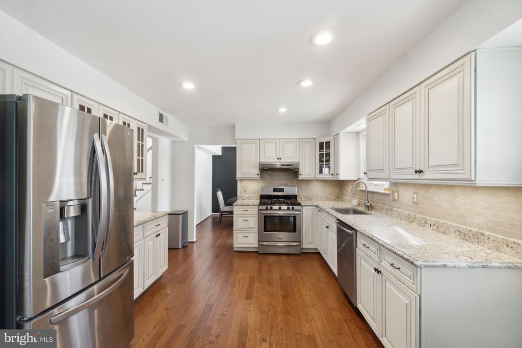 6 Belle Hollow Ct