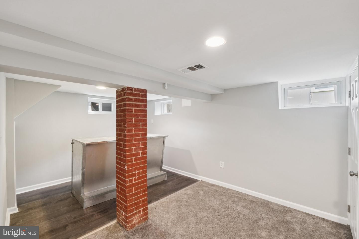 606 Douglass Ave
