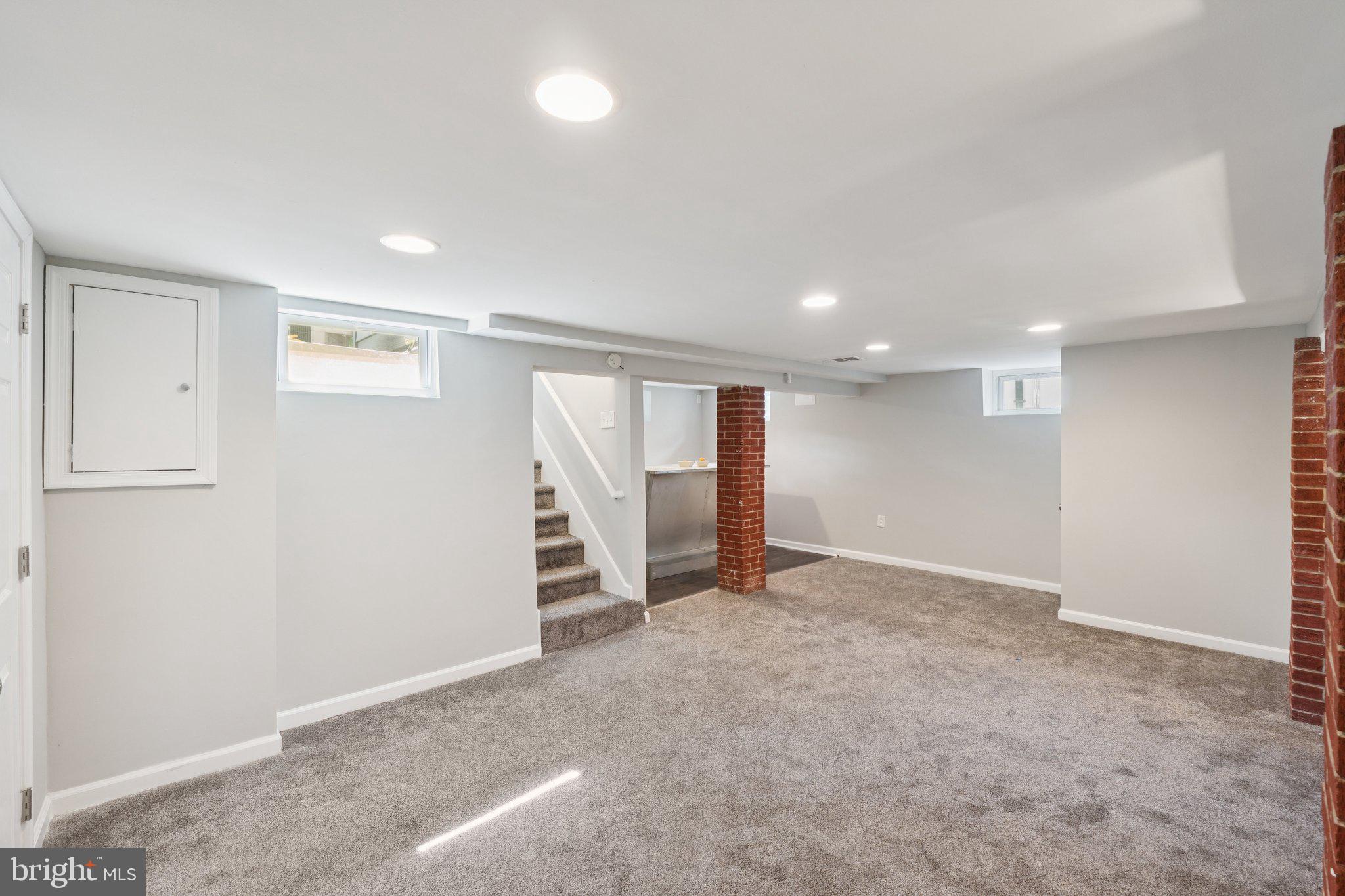 606 Douglass Ave