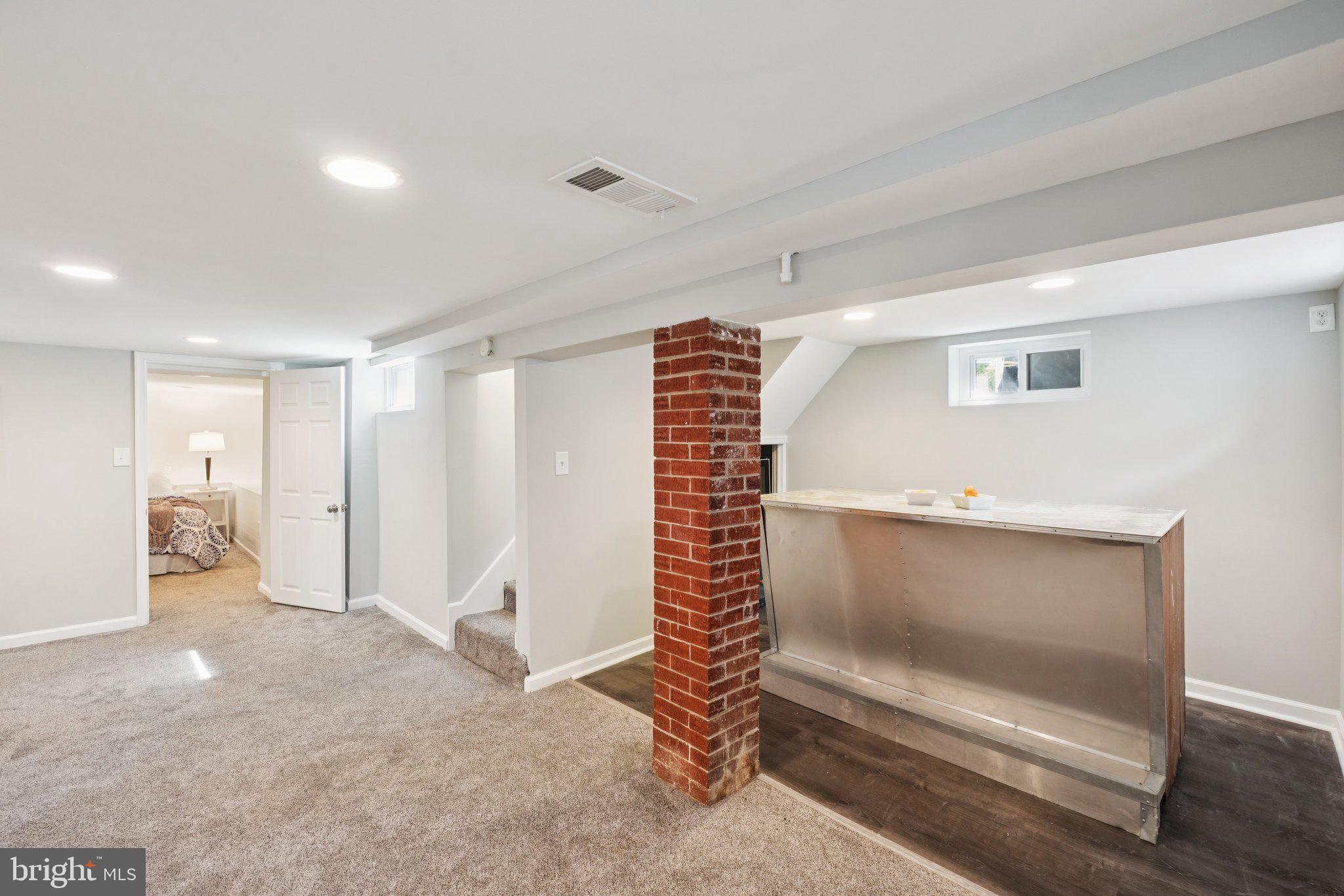 606 Douglass Ave