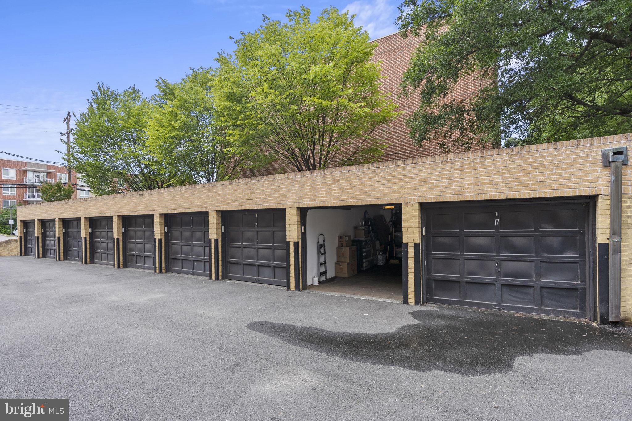 4225 N HENDERSON ROAD Unit: 301