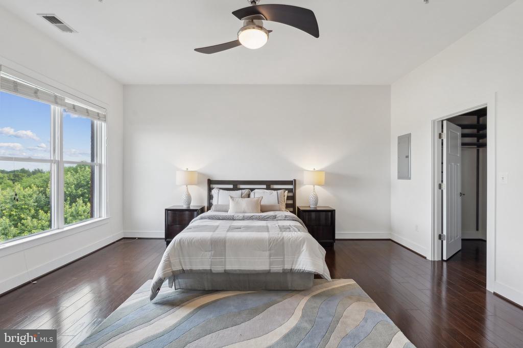 1107 S Walter Reed Dr S #502