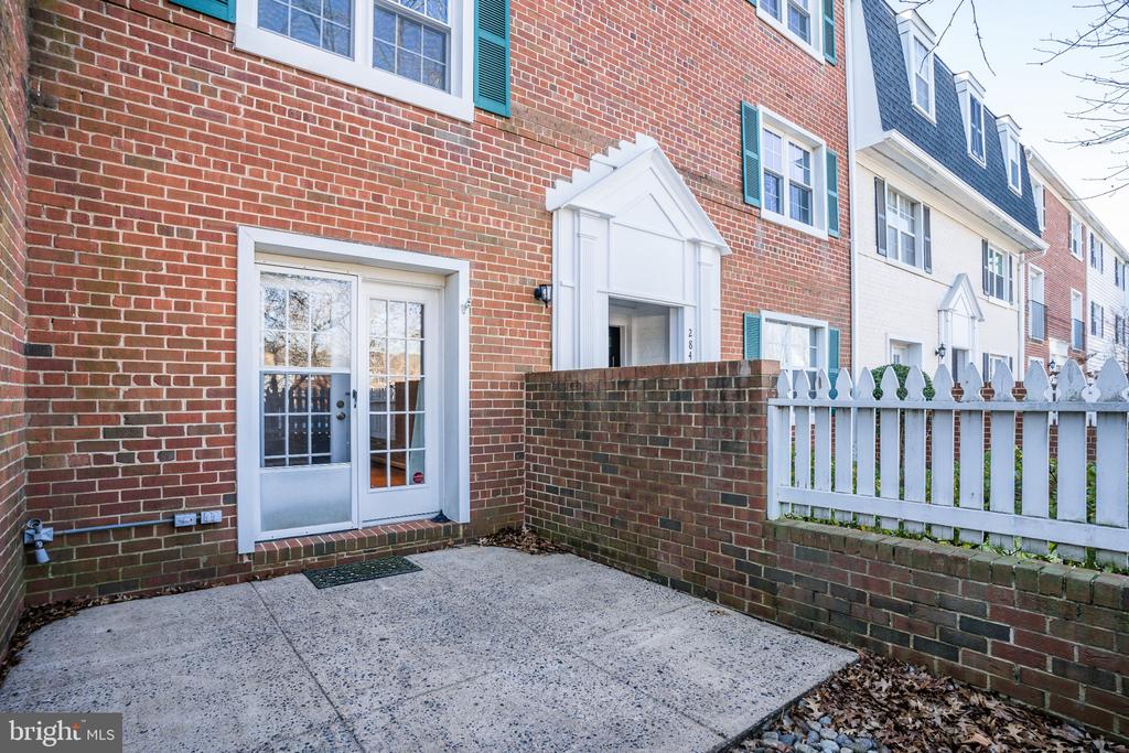 2844 S WAKEFIELD STREET Unit: A