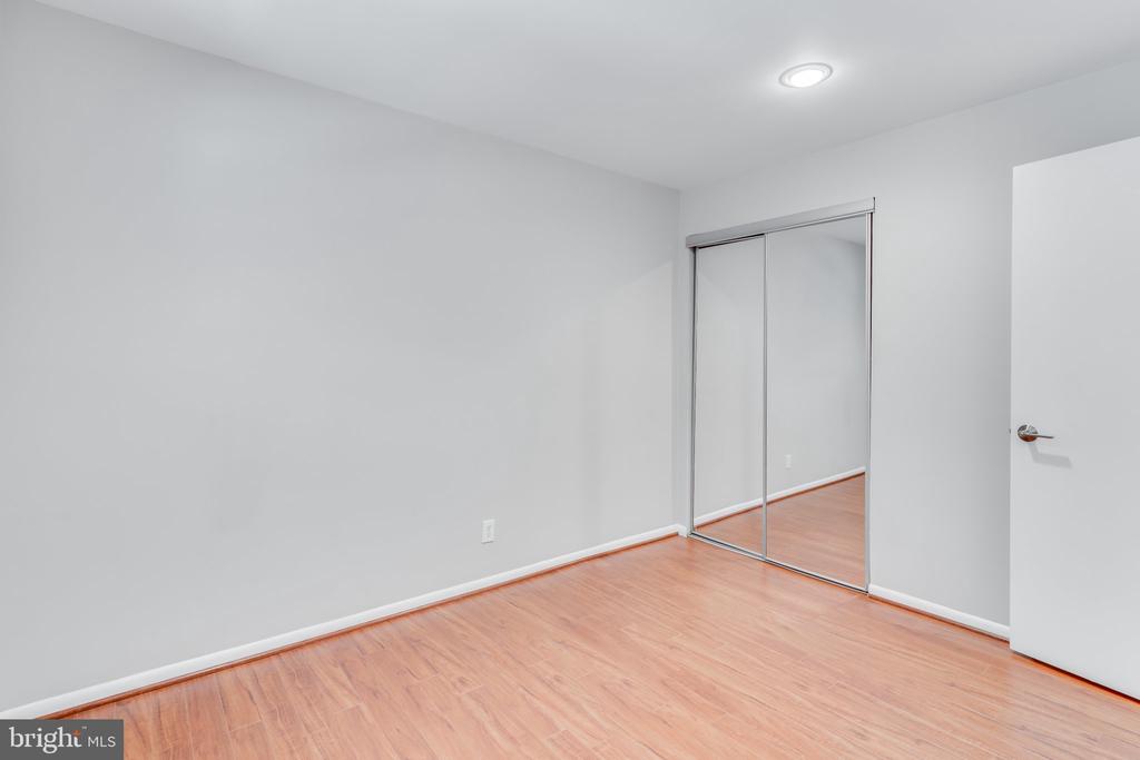 2844 S WAKEFIELD STREET Unit: A