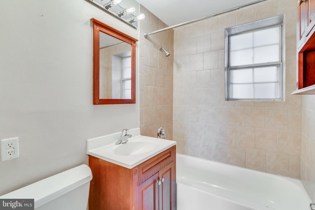 2844 S WAKEFIELD STREET Unit: A