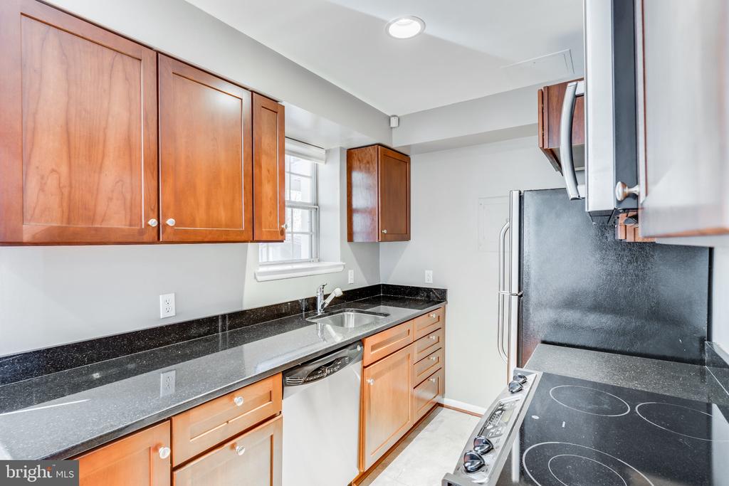 2844 S WAKEFIELD STREET Unit: A