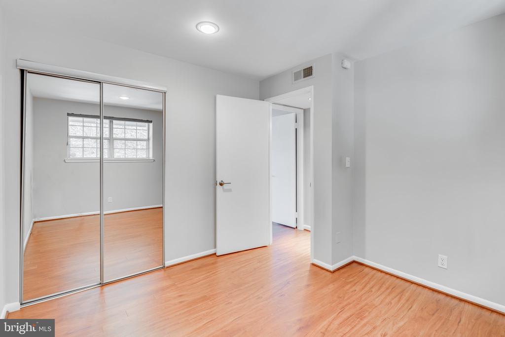 2844 S WAKEFIELD STREET Unit: A