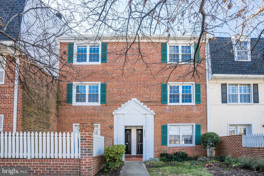 2844 S WAKEFIELD STREET Unit: A
